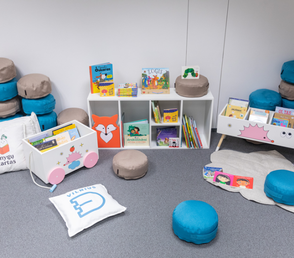 Dar 17 darželių džiaugsis skaitymo kampeliais